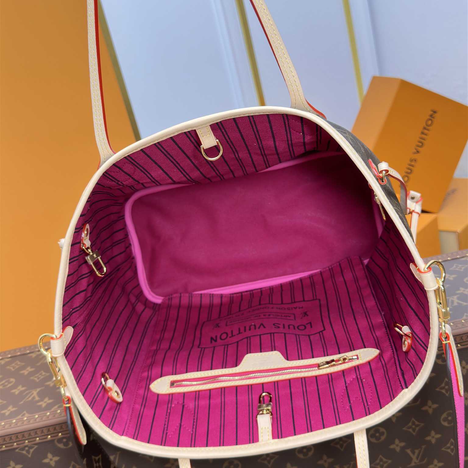 Louis Vuitton Neverfull Bandoulière Inside Out MM   M12257 - DopestKickz