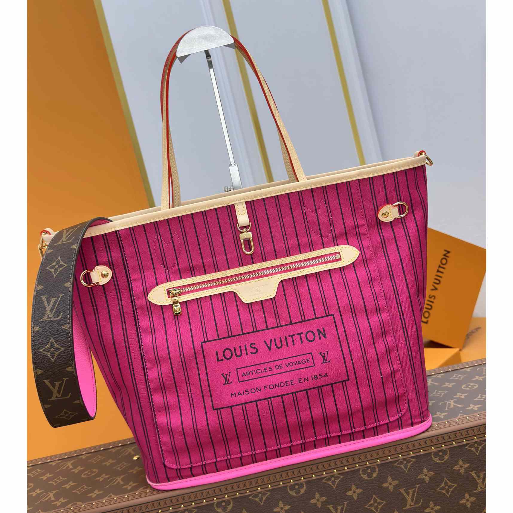 Louis Vuitton Neverfull Bandoulière Inside Out MM   M12257 - DopestKickz