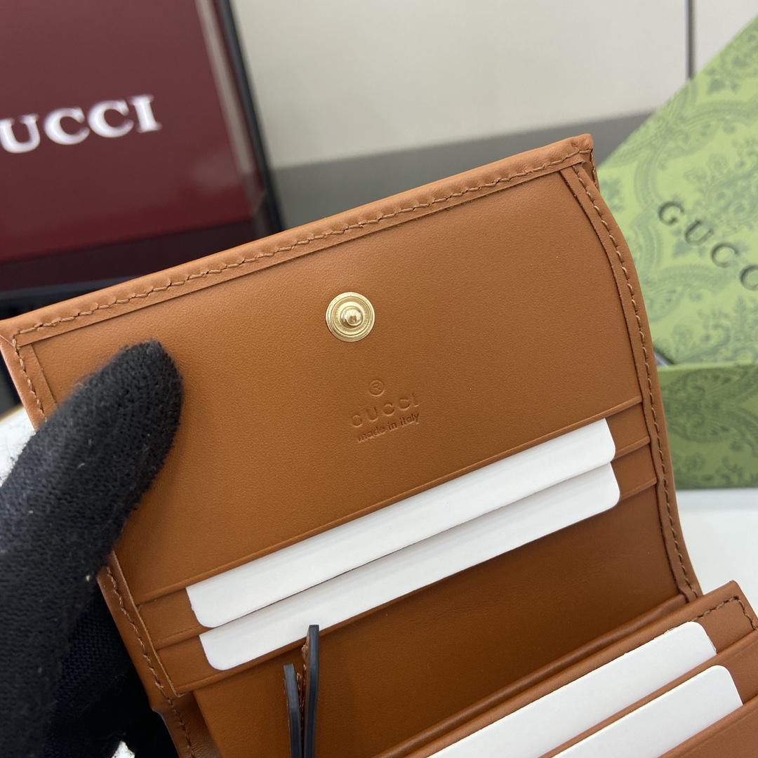 Gucci GG Emblem Mini Wallet - DopestKickz