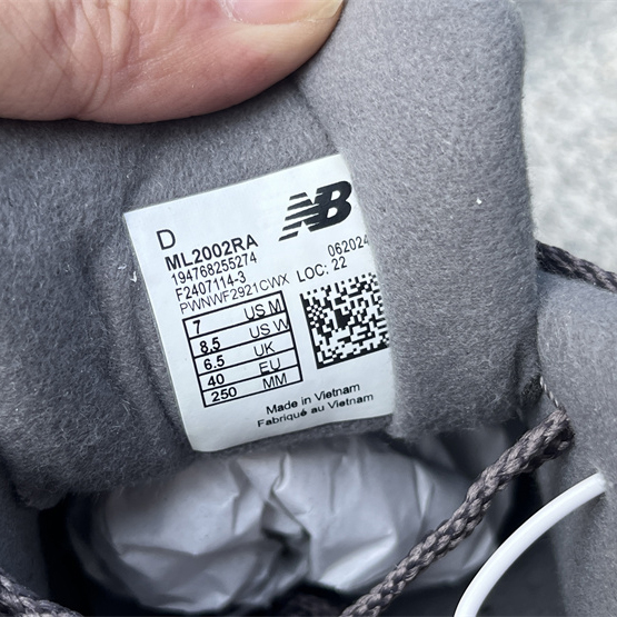 New Balance NB 2002R Sneakers      ML2002RA   - DopestKickz