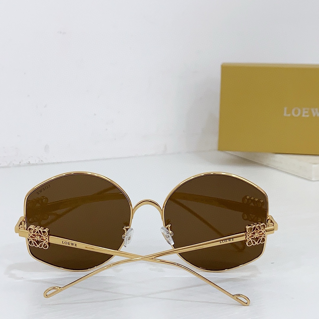 Loewe LW40109U Sunglasses  - DopestKickz