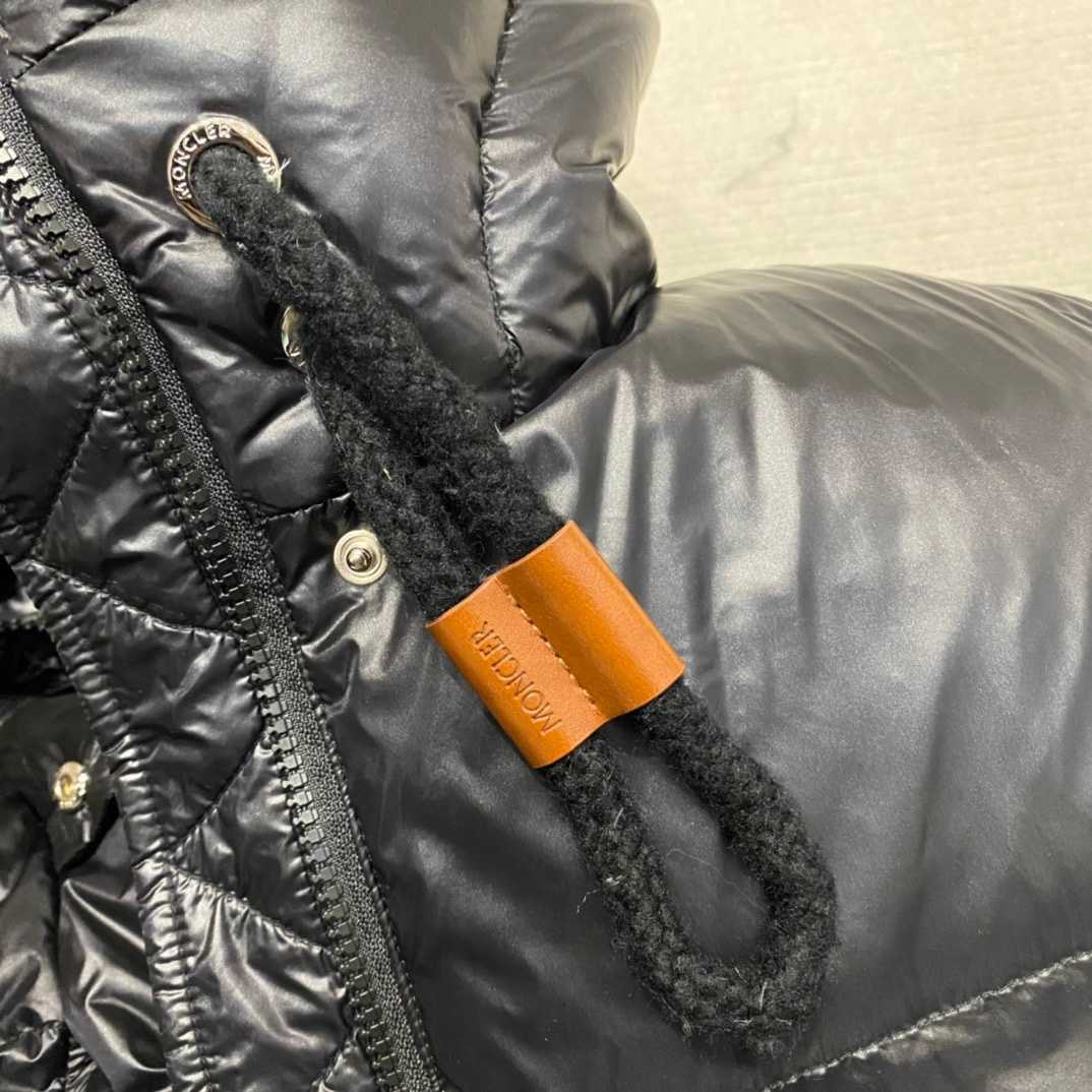 Moncler Borey Short Down Jacket - DopestKickz