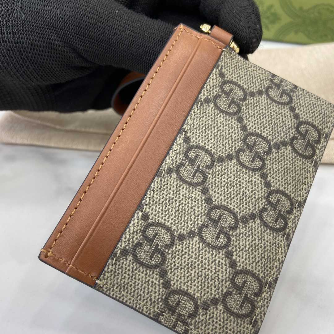 Gucci GG Emblem Card Case With Strap - DopestKickz