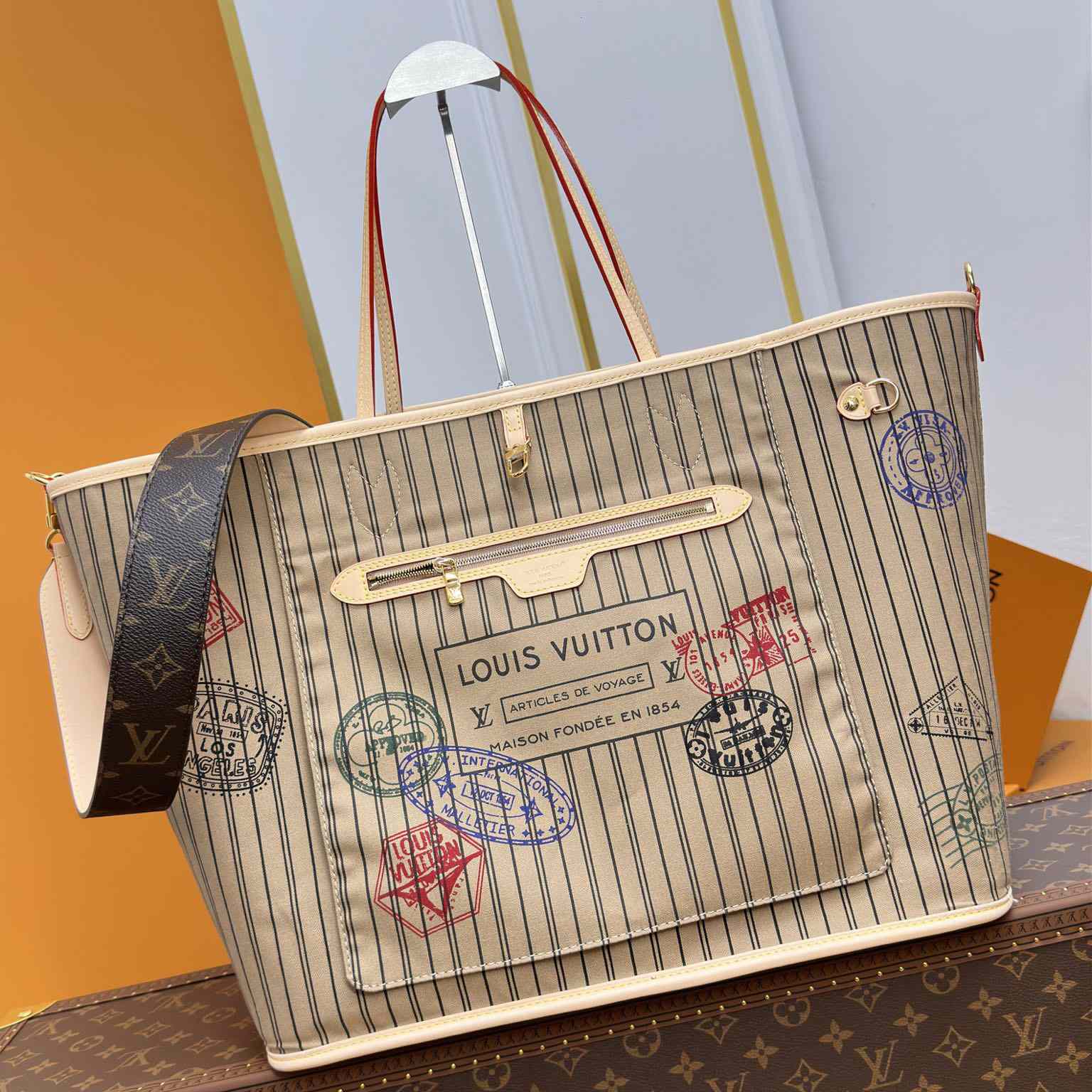 Louis Vuitton Neverfull Bandoulière Inside Out GM   M11948 - DopestKickz