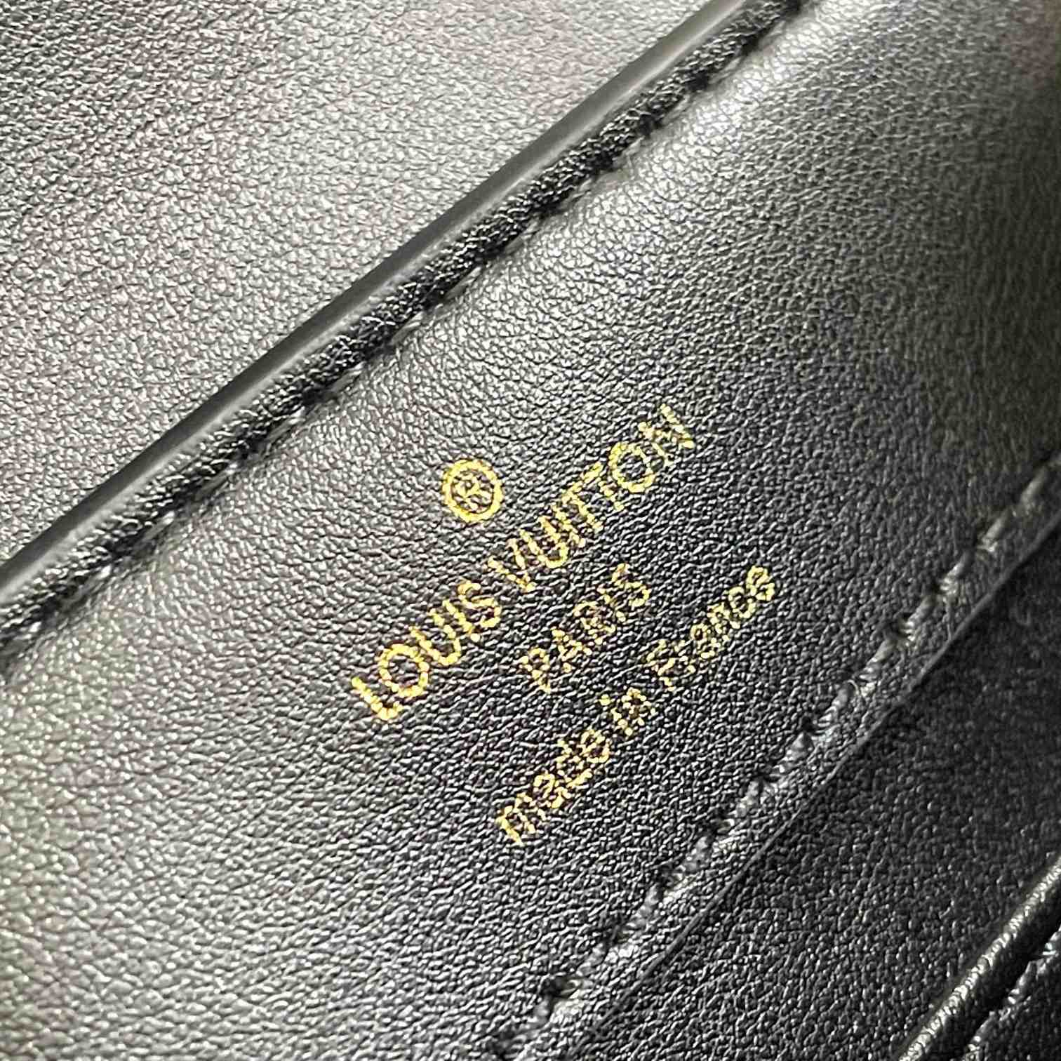 Louis Vuitton Capucines (21*14*8cm)   M48865 - DopestKickz