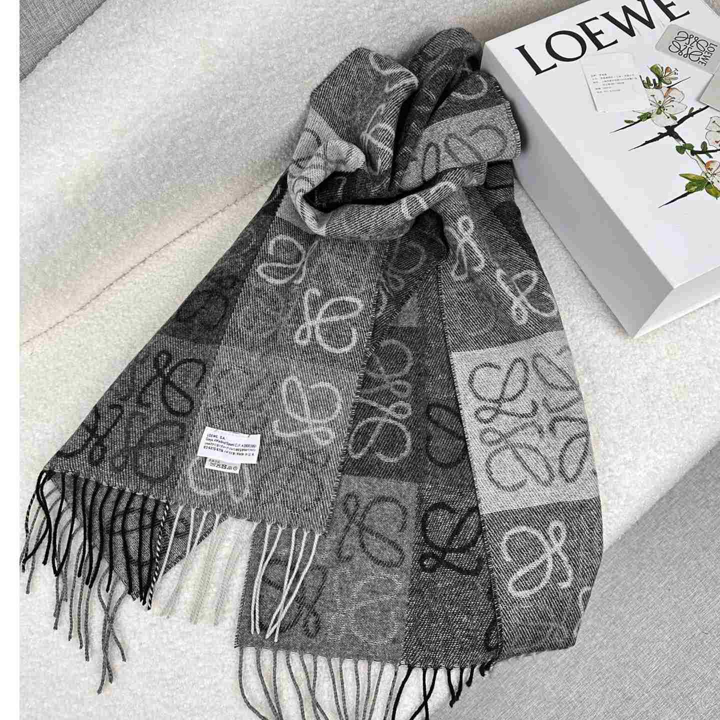 Loewe Scarf In Wool And Cashmere - DopestKickz