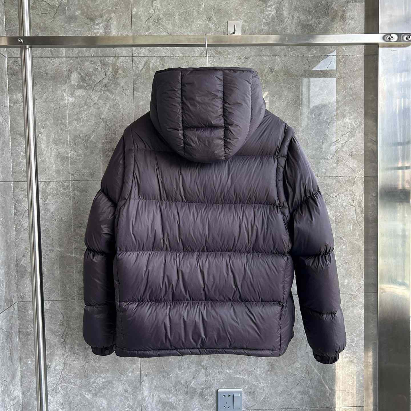 Moncler Cyclone 2-IN-1 Short Down Jacket - DopestKickz