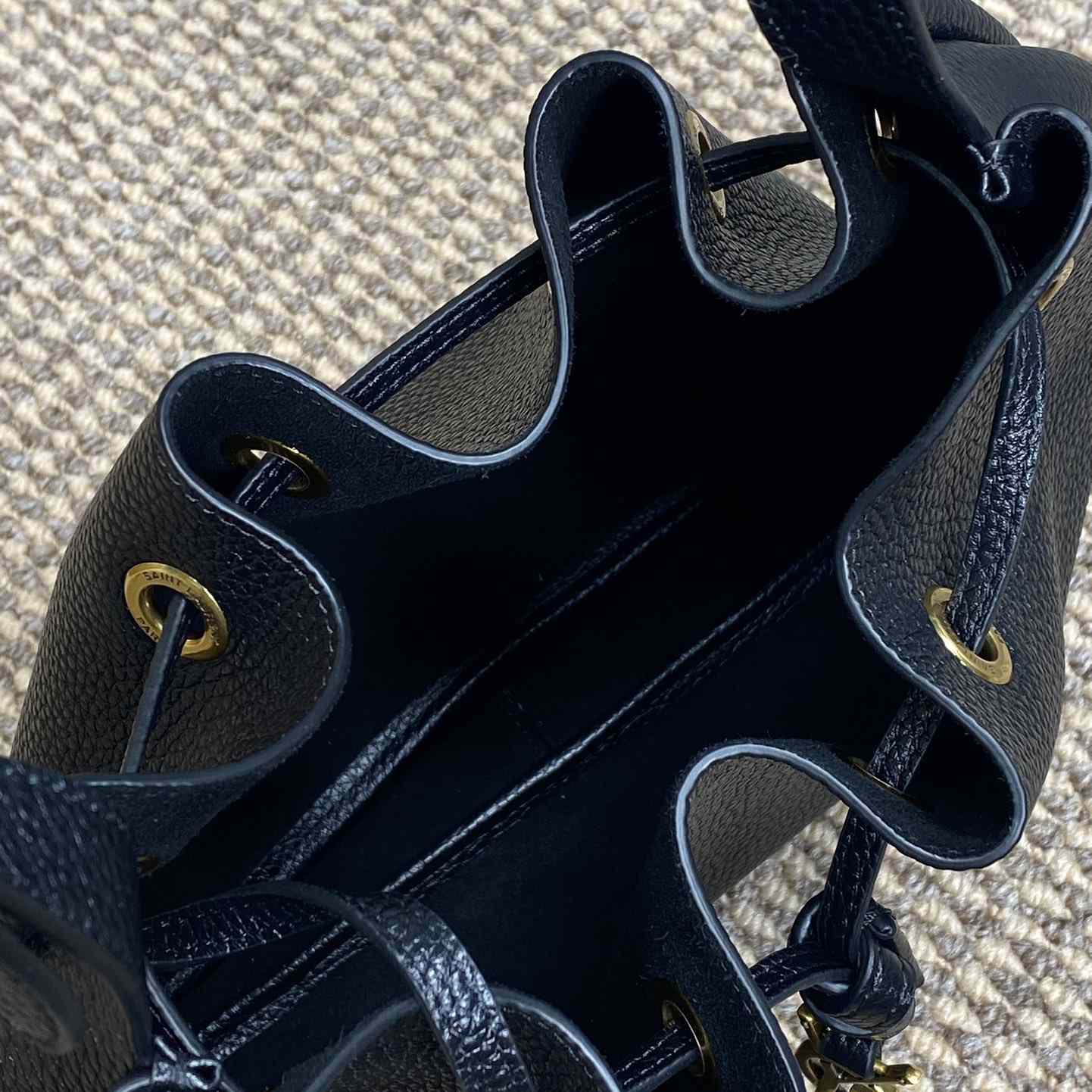 Saint Laurent Paris Vii Small Hobo In Grained Leather - DopestKickz