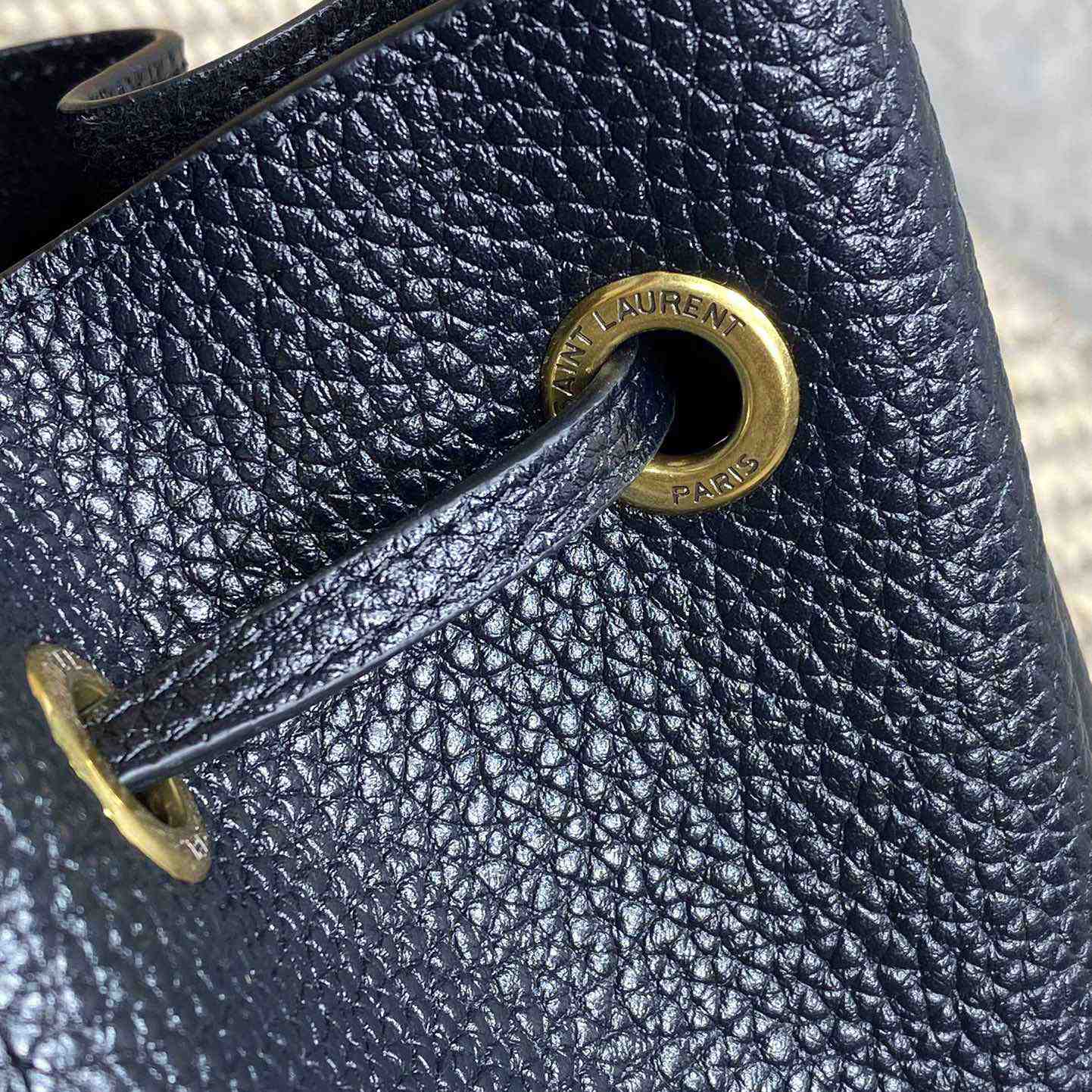 Saint Laurent Paris Vii Small Hobo In Grained Leather - DopestKickz