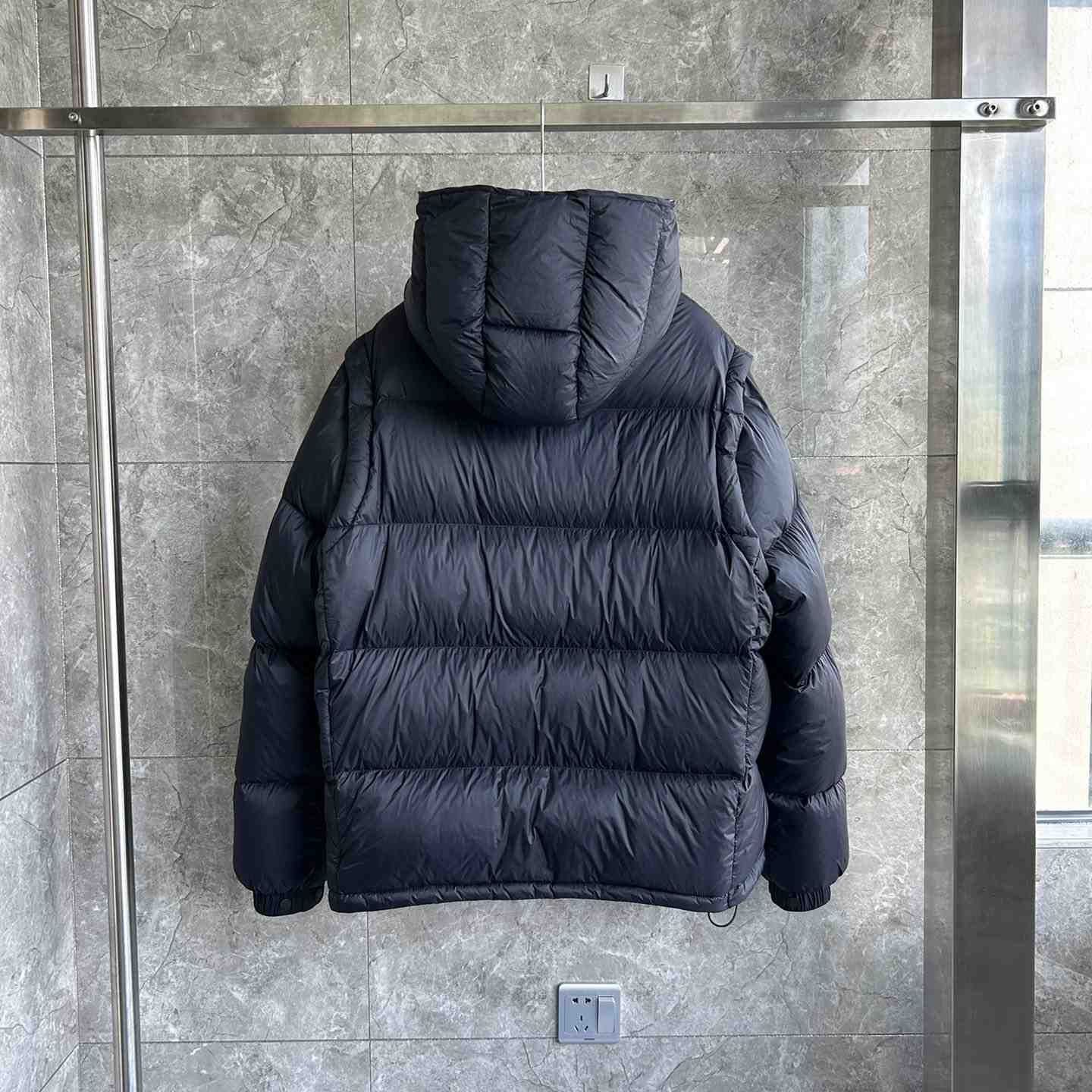 Moncler Cyclone 2-IN-1 Short Down Jacket - DopestKickz
