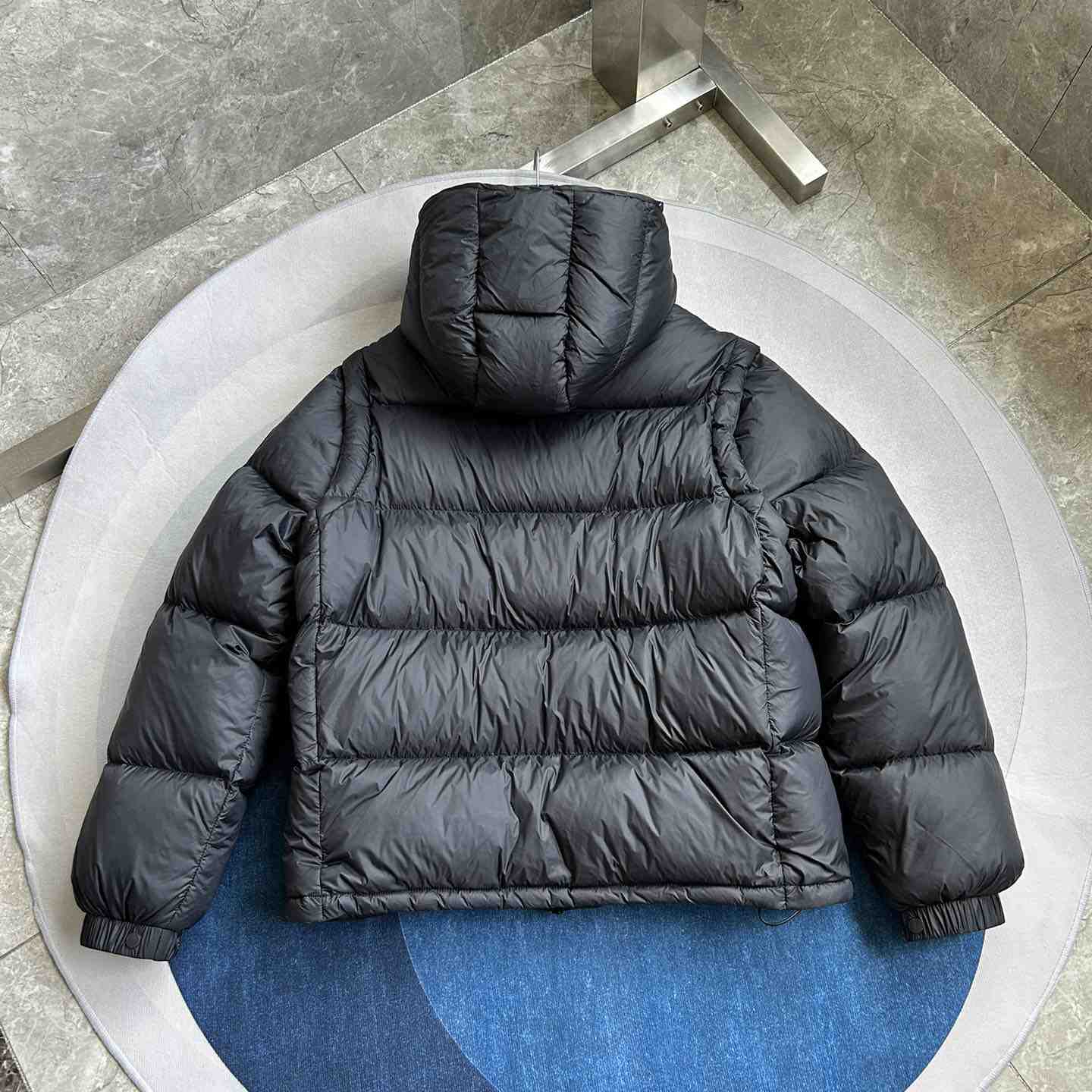 Moncler Cyclone 2-IN-1 Short Down Jacket - DopestKickz