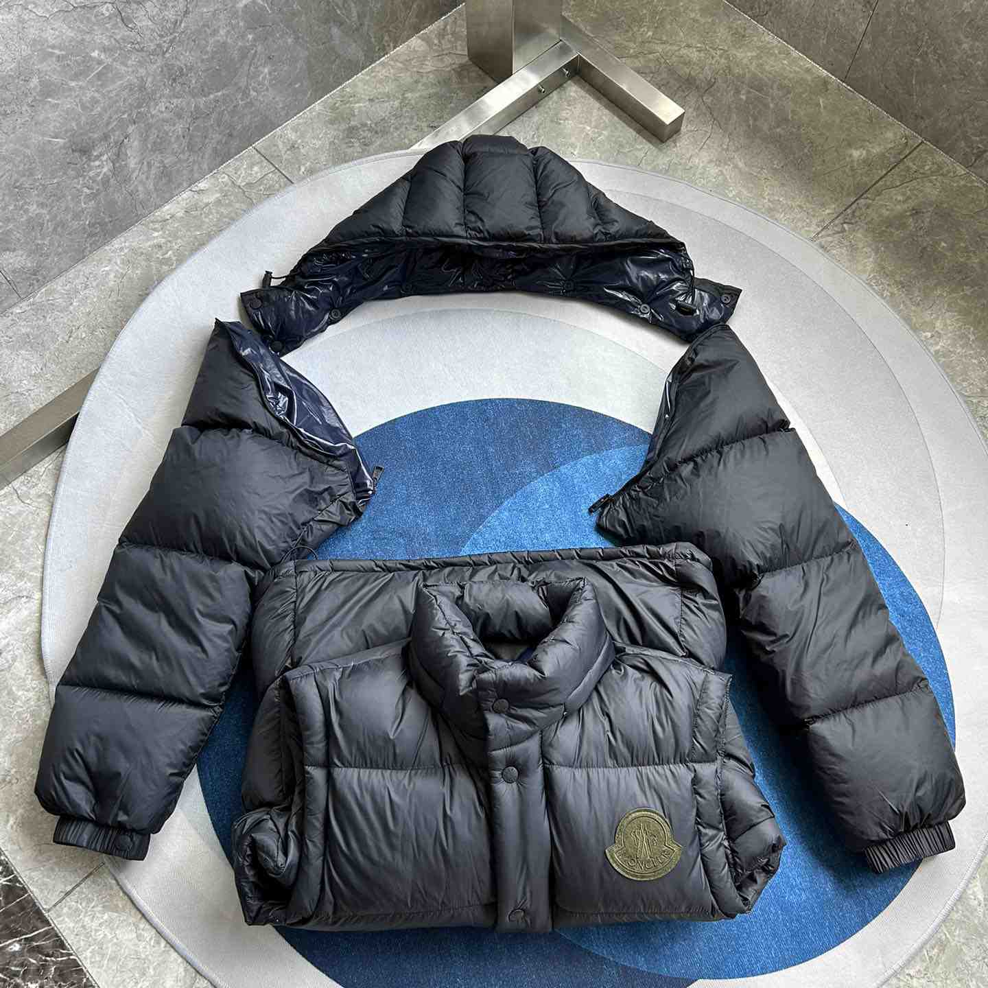Moncler Cyclone 2-IN-1 Short Down Jacket - DopestKickz
