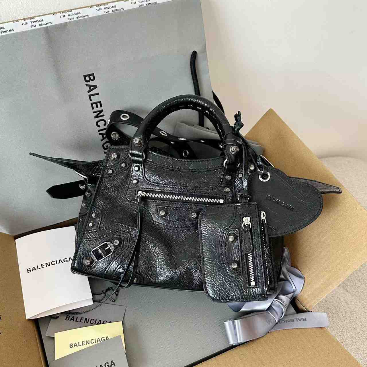 Balenciaga Neo Cagole City Handbag (26×17.8×11.4cm) - DopestKickz