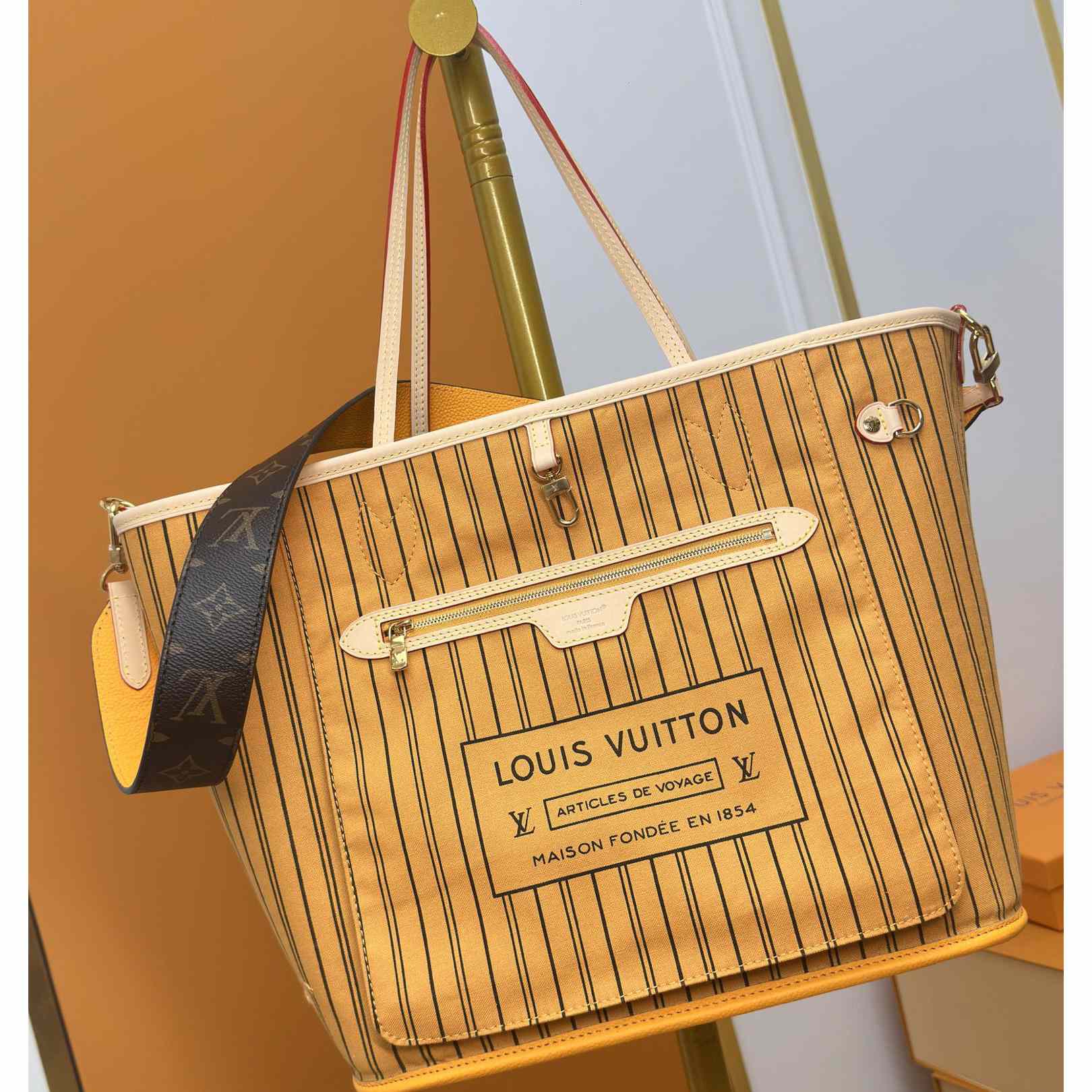 Louis Vuitton Neverfull Bandoulière Inside Out MM   M12096 - DopestKickz