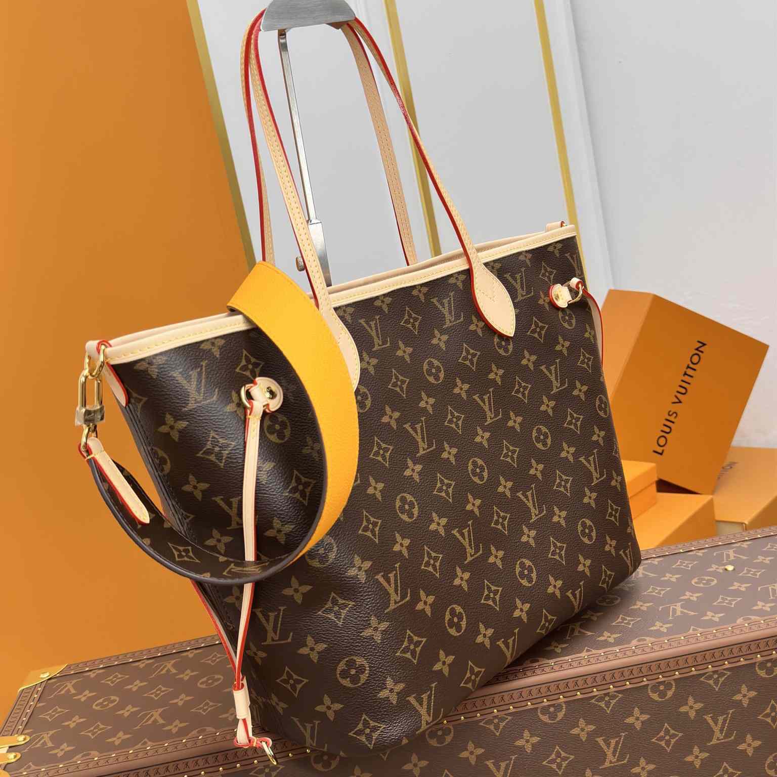 Louis Vuitton Neverfull Bandoulière Inside Out MM   M12096 - DopestKickz