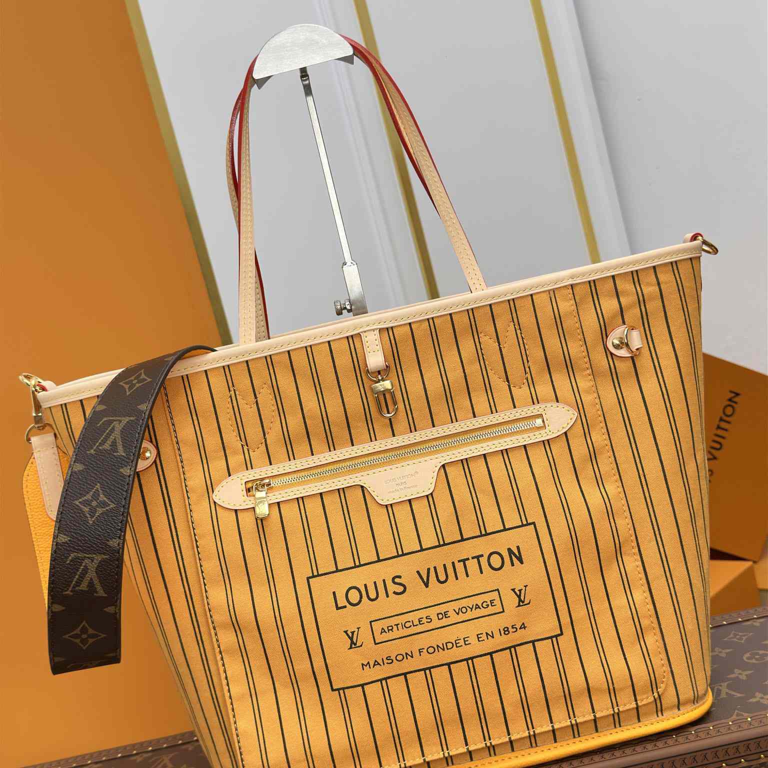 Louis Vuitton Neverfull Bandoulière Inside Out MM   M12096 - DopestKickz