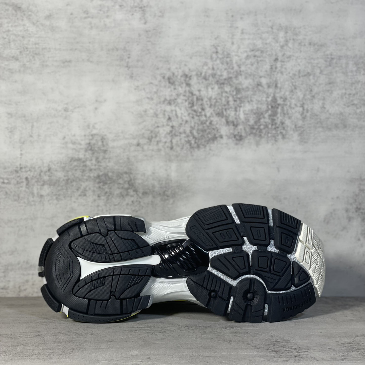 Balenciaga Runner 2.0 Sneaker In White, Yellow And Black Mesh And Polyurethane - DopestKickz