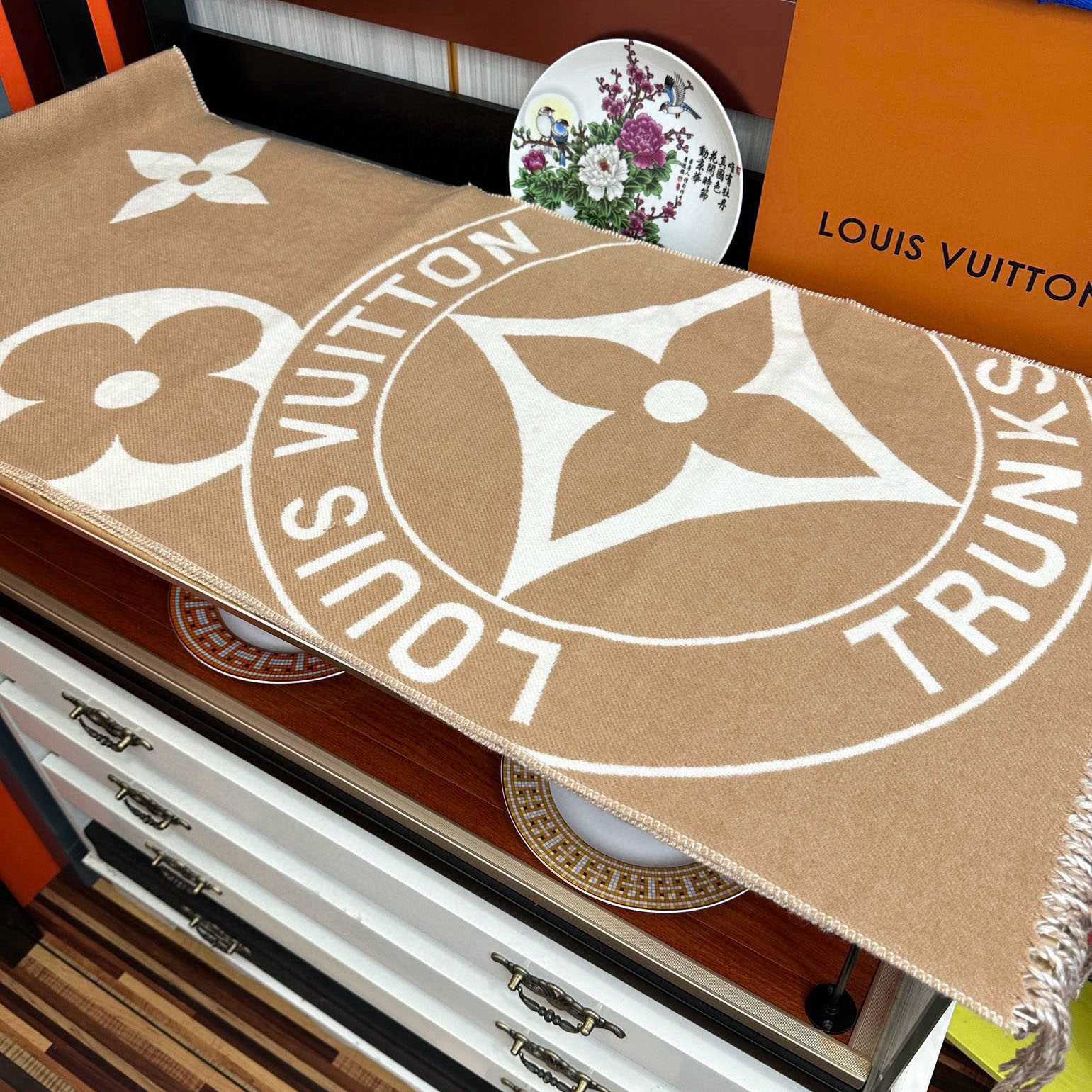 Louis Vuitton Lock And Keys Scarf  M90815 - DopestKickz