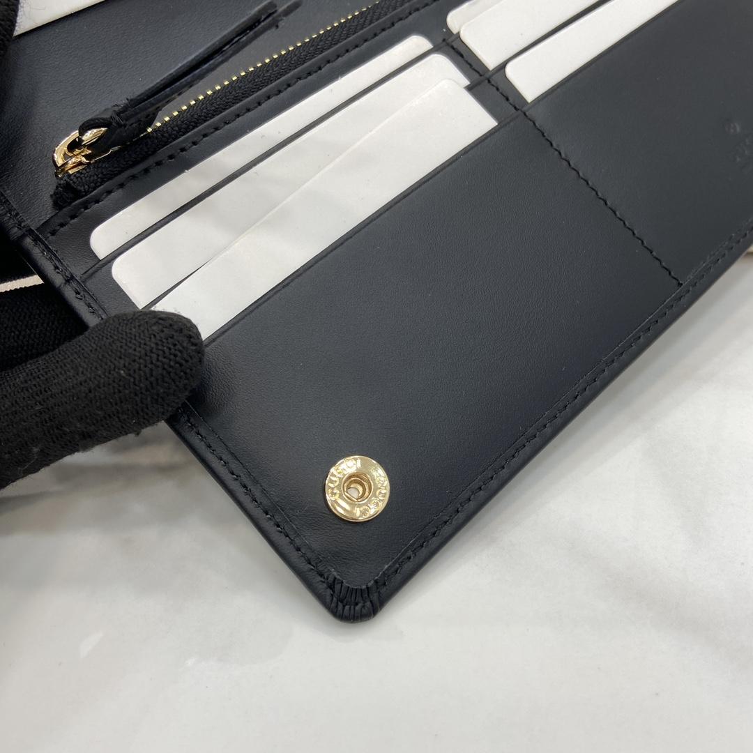 Gucci GG Emblem Continental Wallet   - DopestKickz