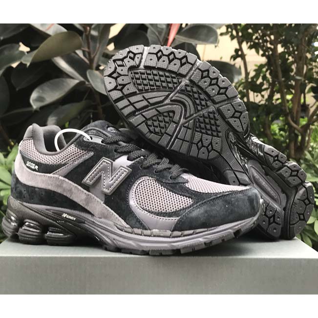 New Balance NB 2002R Sneakers      M2002RBL - DopestKickz