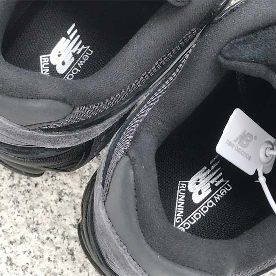 New Balance NB 2002R Sneakers      M2002RBL - DopestKickz