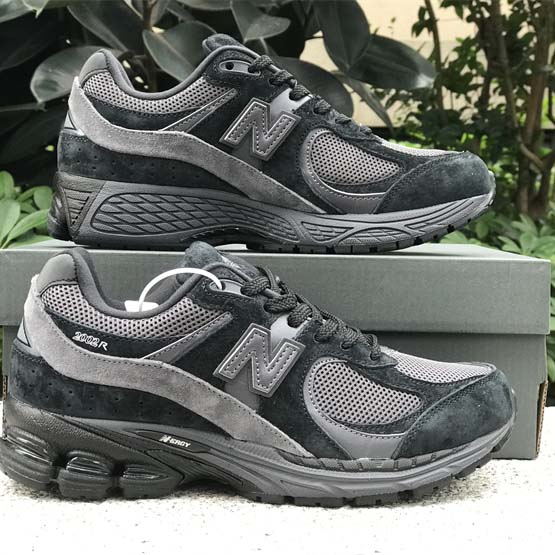 New Balance NB 2002R Sneakers      M2002RBL - DopestKickz