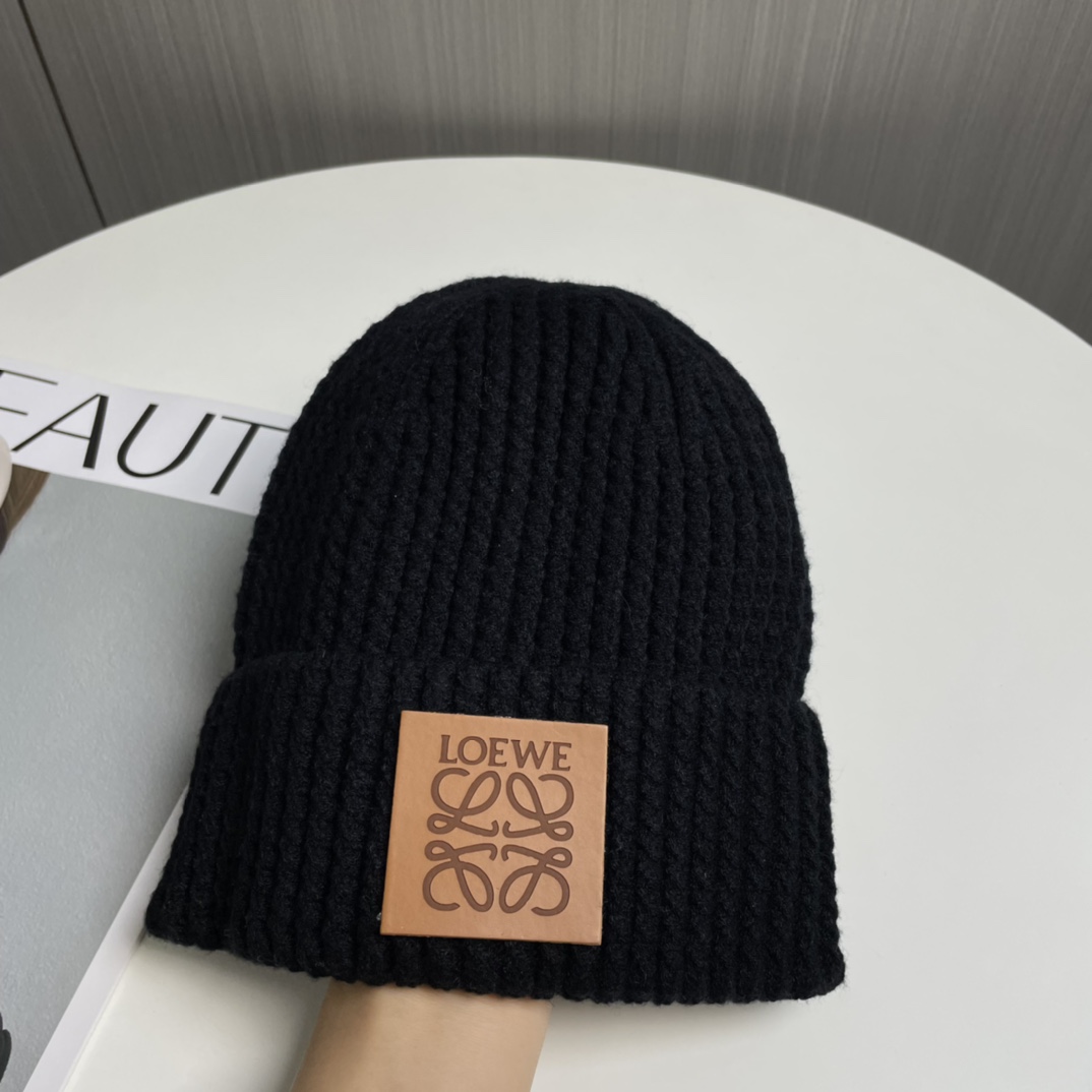 Loewe Beanie - DopestKickz