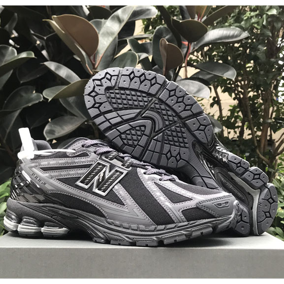 New Balance 1906R Sneakers      M1906RLB   - DopestKickz