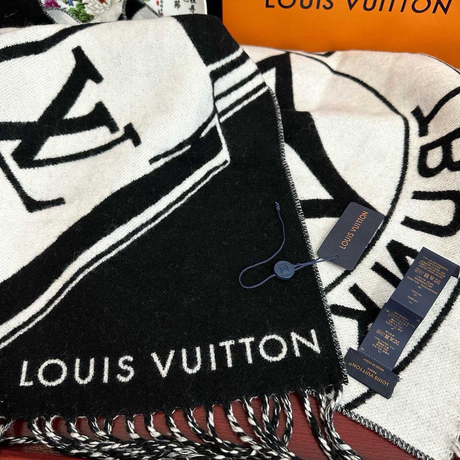 Louis Vuitton Lock And Keys Scarf  M92855 - DopestKickz