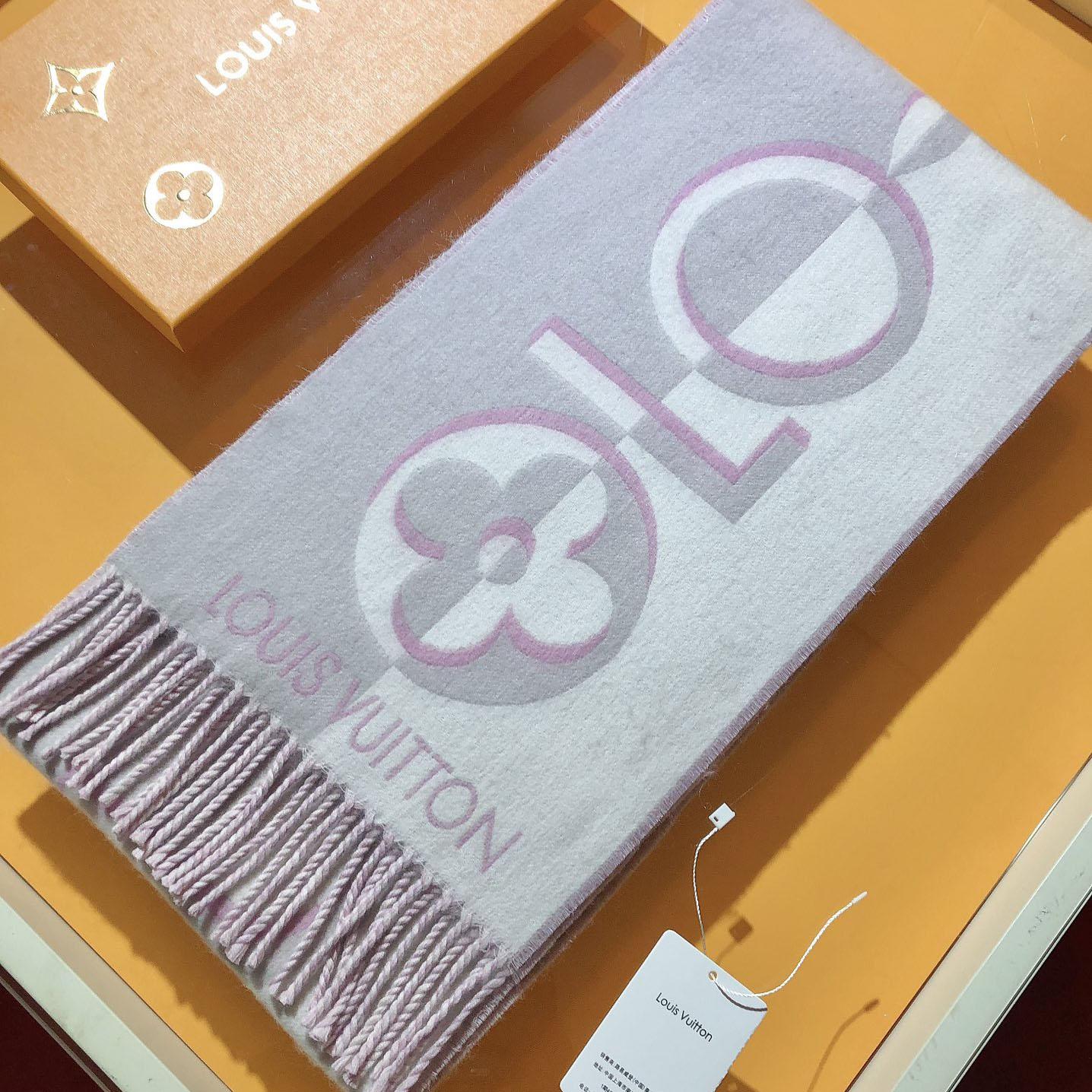 Louis Vuitton Duo Infinity Scarf  M93281 - DopestKickz