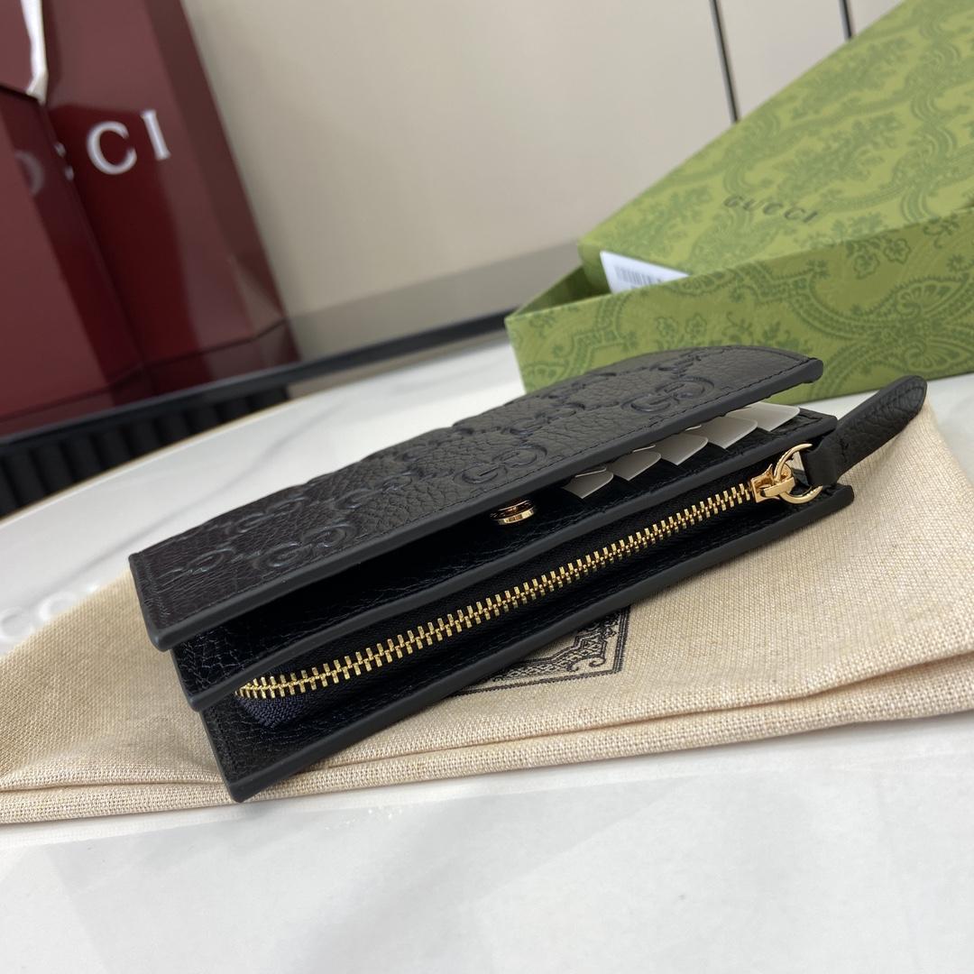 Gucci GG Emblem Zip Key Case - DopestKickz