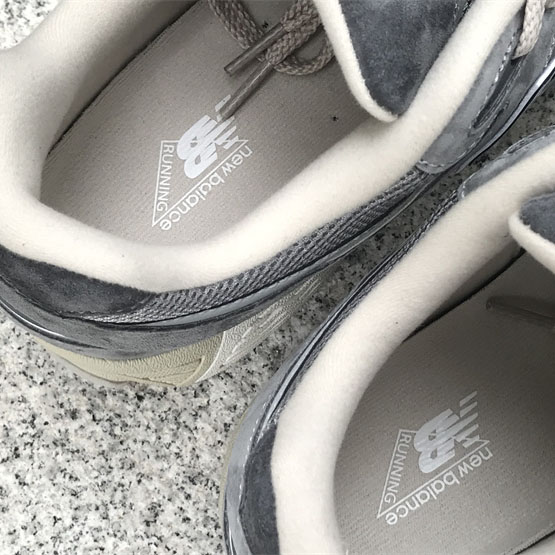 New Balance NB 2002R Sneakers      M2002RNM  - DopestKickz