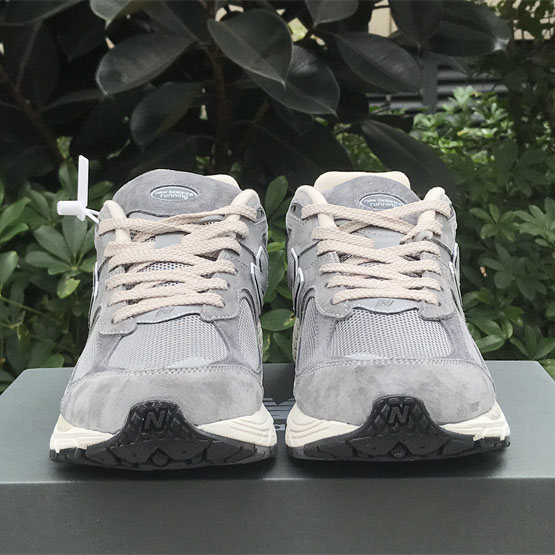 New Balance NB 2002R Sneakers      M2002RNM  - DopestKickz