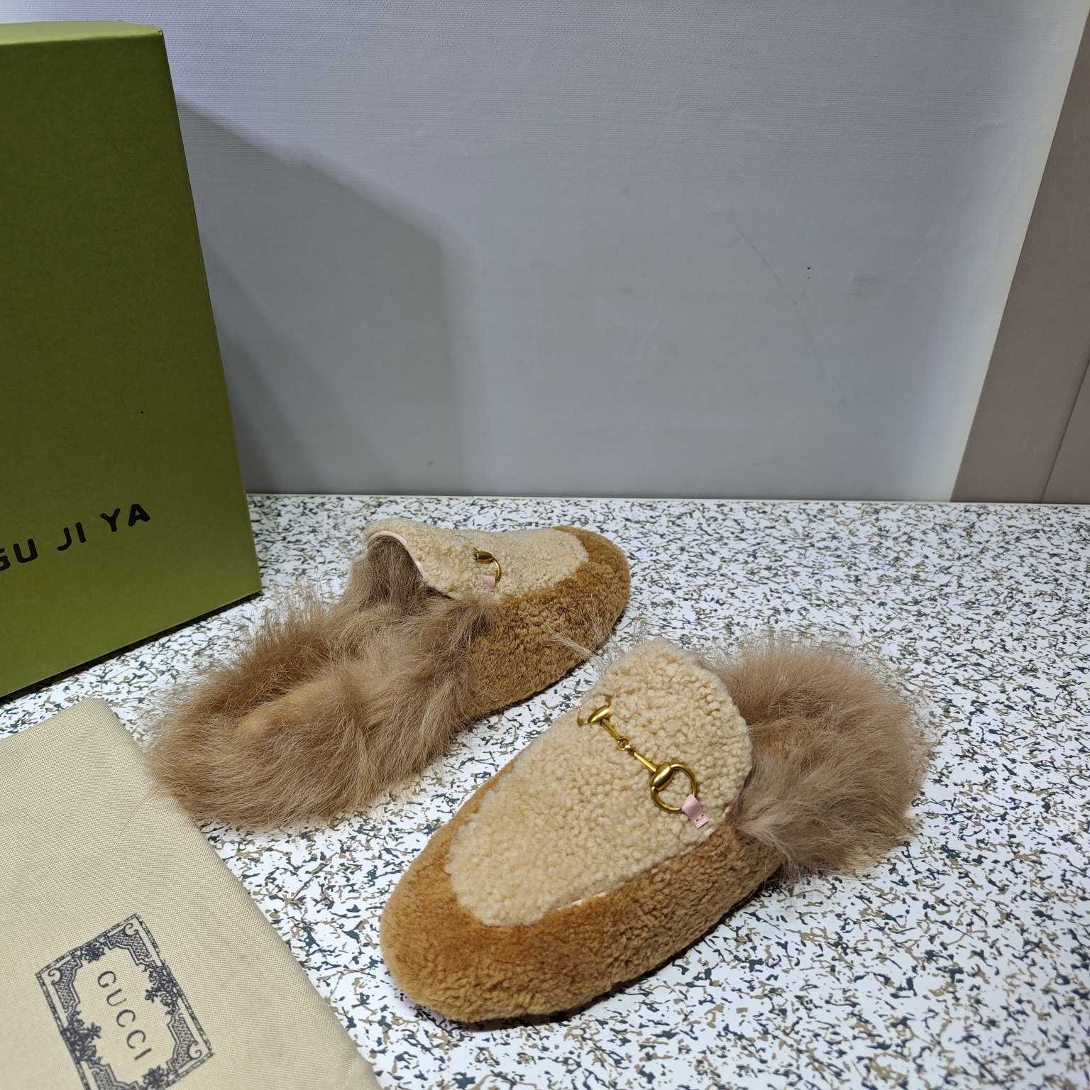 Gucci Shearling Slip - DopestKickz