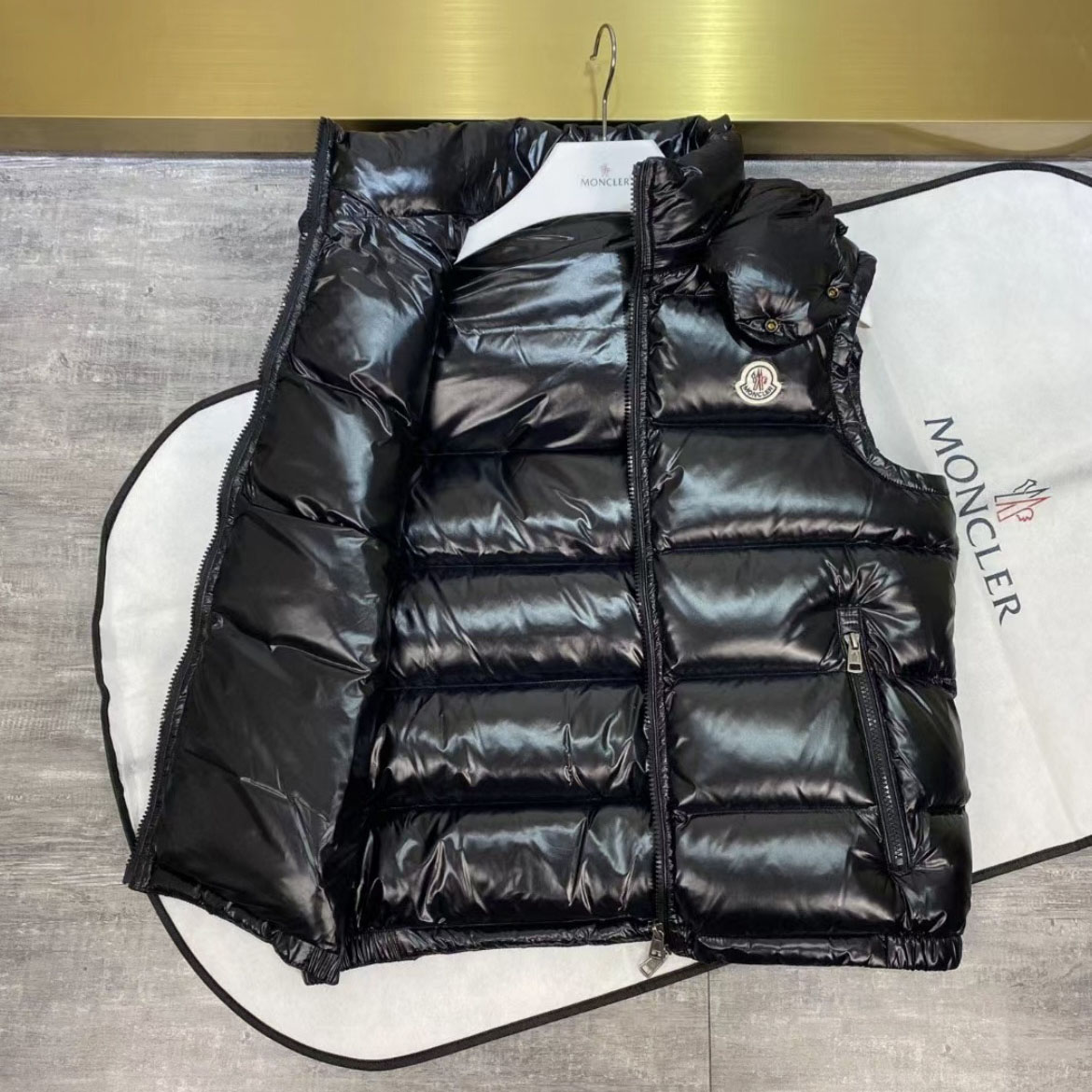 Moncler Bormes Vest - DopestKickz
