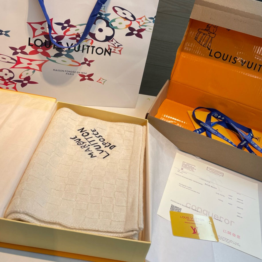 Louis Vuitton Damier Snug Scarf  M92755 - DopestKickz