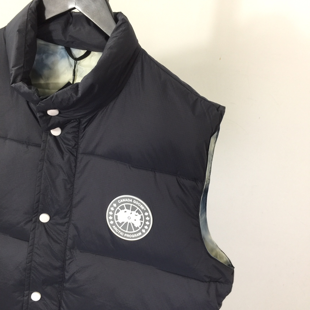 Canada Goose Down Vest - DopestKickz