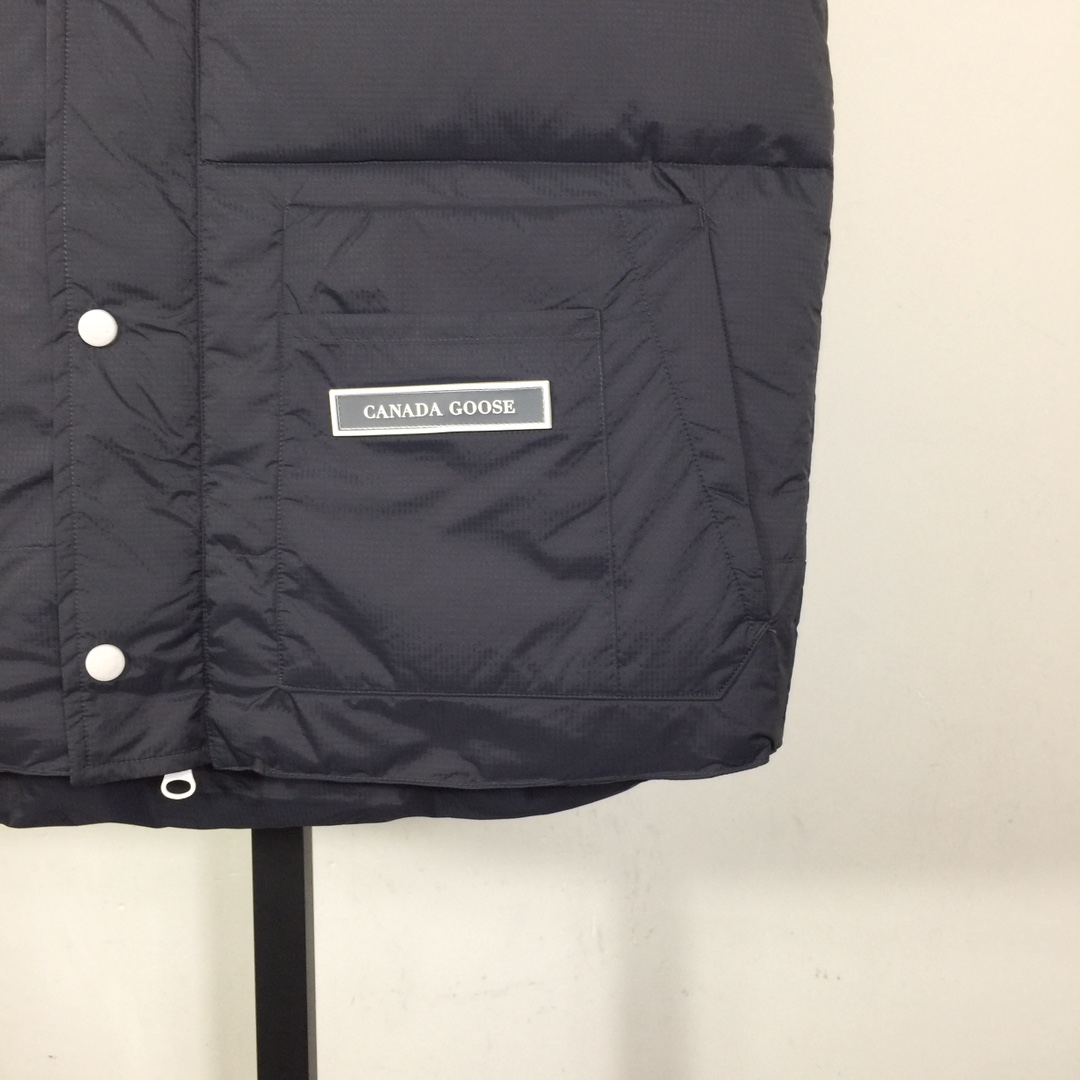 Canada Goose Down Vest - DopestKickz