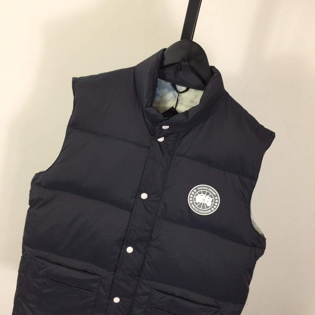 Canada Goose Down Vest - DopestKickz