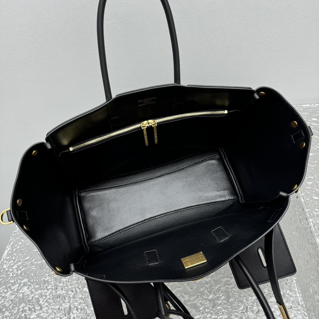 Balenciaga Bel Air Small Carry All Bag in black - DopestKickz