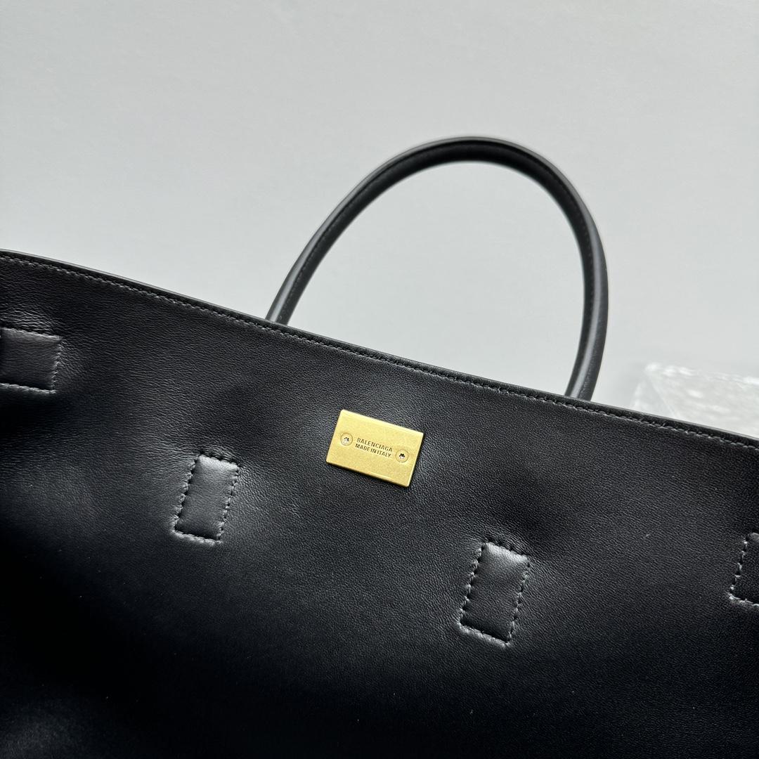 Balenciaga Bel Air Small Carry All Bag in black - DopestKickz