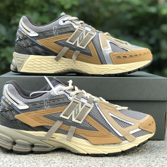 New Balance 1906R Sneakers      U1906AA  - DopestKickz