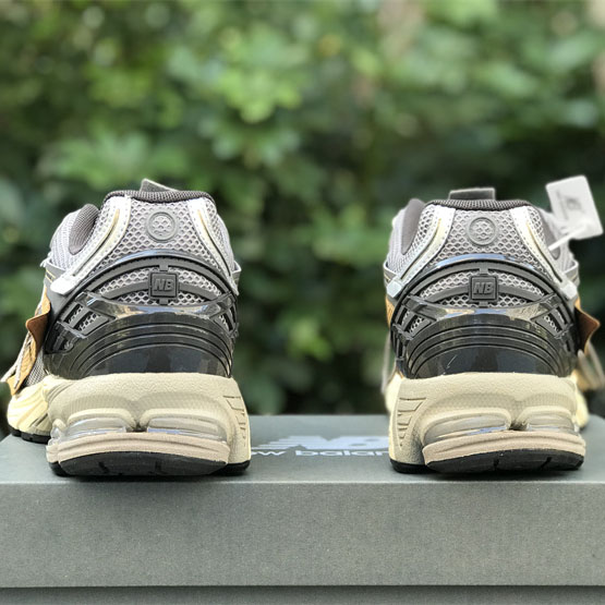 New Balance 1906R Sneakers      U1906AA  - DopestKickz