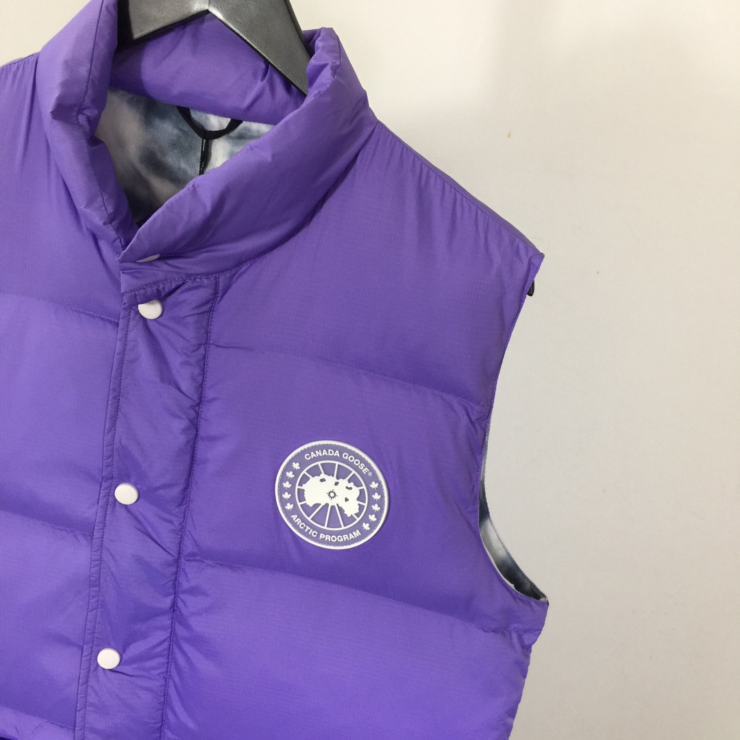 Canada Goose Down Vest - DopestKickz