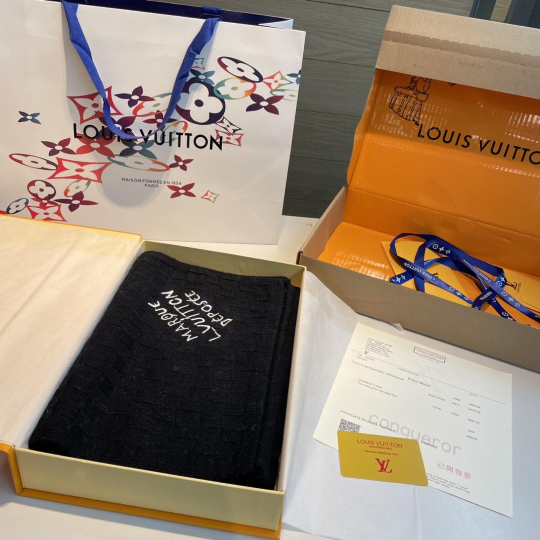 Louis Vuitton Damier Snug Scarf  M90841 - DopestKickz