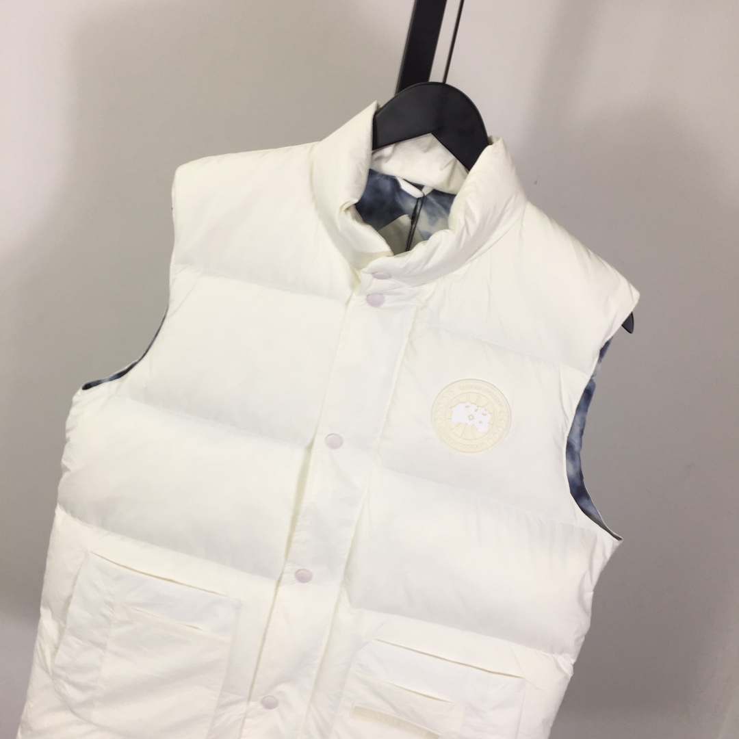 Canada Goose Down Vest - DopestKickz