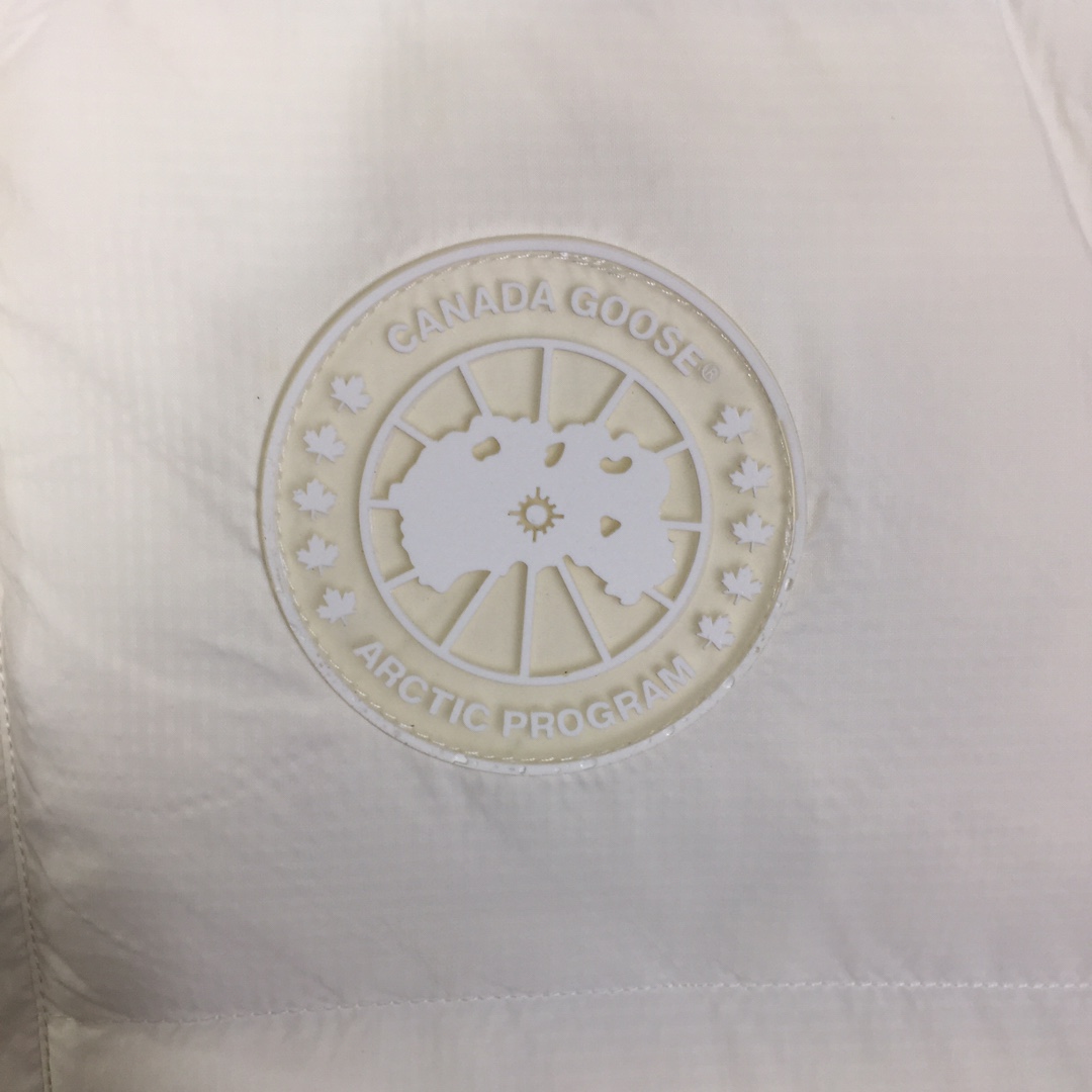 Canada Goose Down Vest - DopestKickz