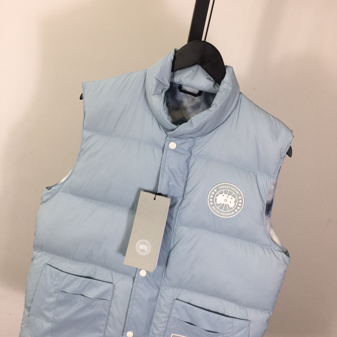 Canada Goose Down Vest - DopestKickz