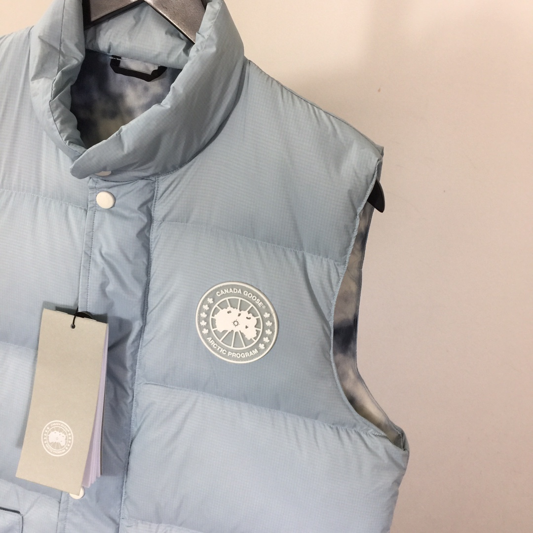Canada Goose Down Vest - DopestKickz