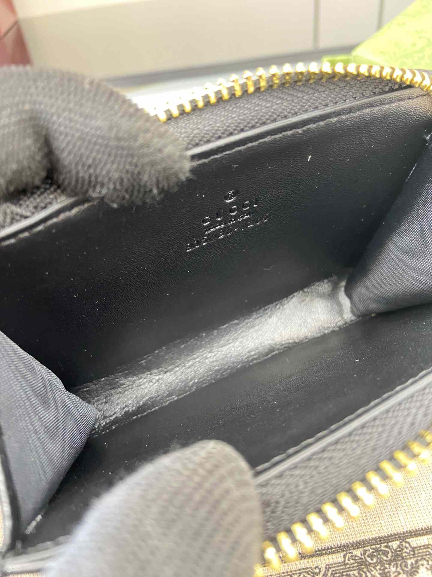 Gucci GG Emblem Zip Card Case  - DopestKickz